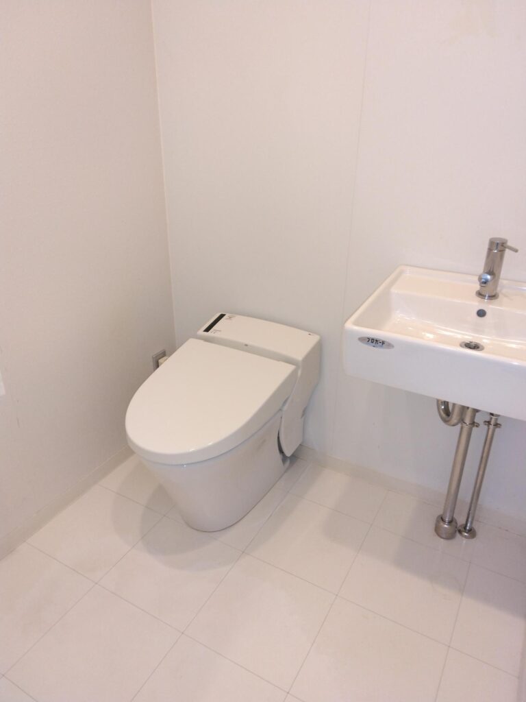 東京都世田谷区東玉川 タンクレストイレ機能部故障 リフレッシュトイレ交換工事